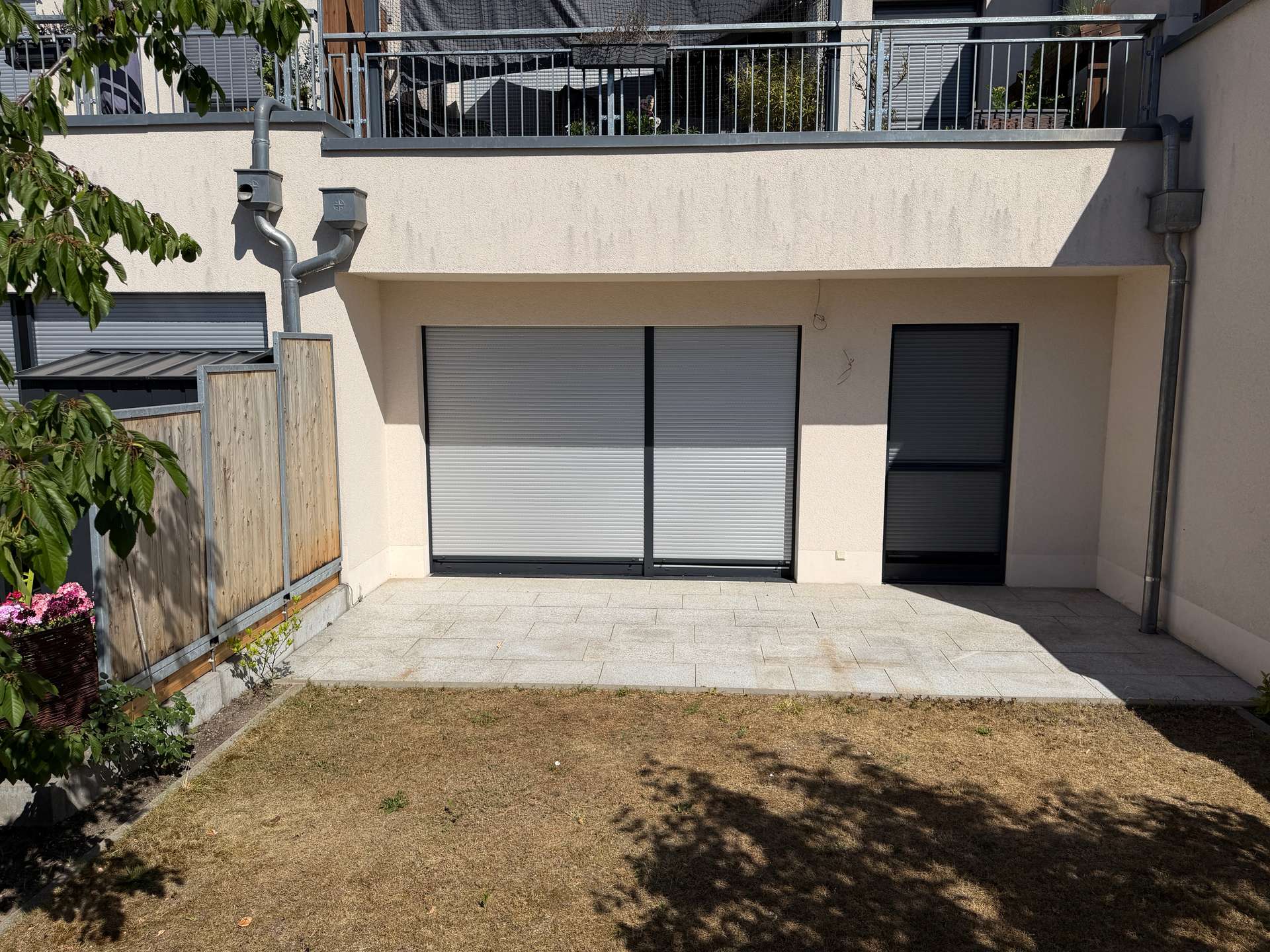 Terrasse mit Garten